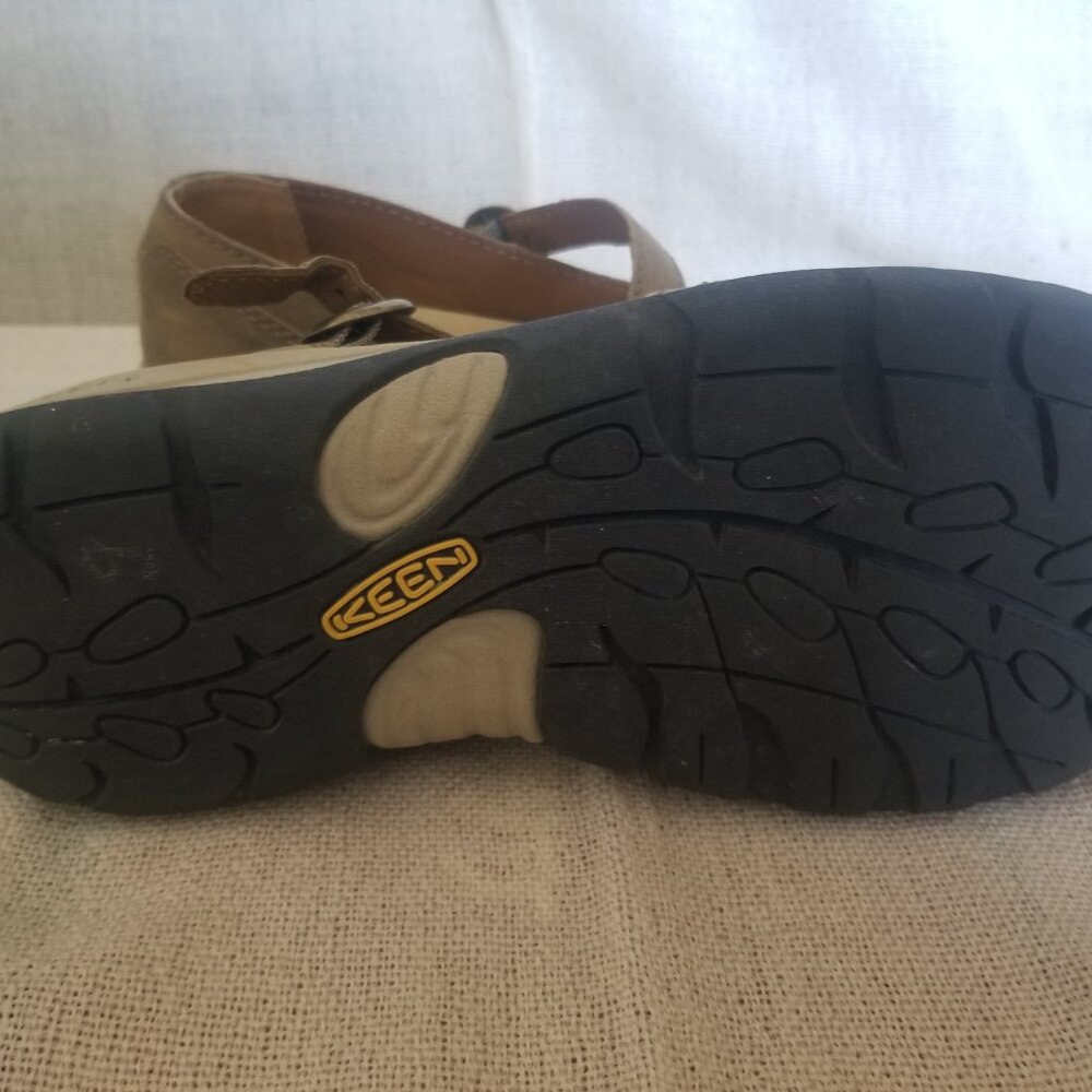 Keen Mary Janes - Picture 5 of 5